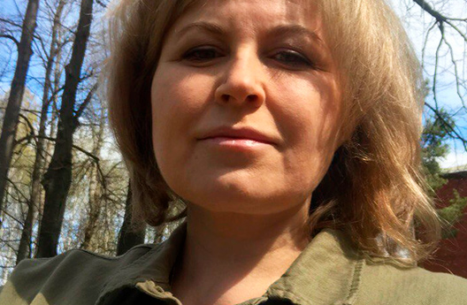 Дочка довольная, стала хорошо делать уроки, помогать