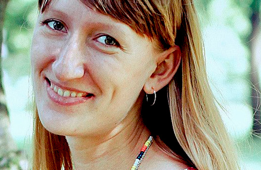 Наконец-таки приняла себя такой - молчаливой, ночной, которой нужно во всем видеть смысл