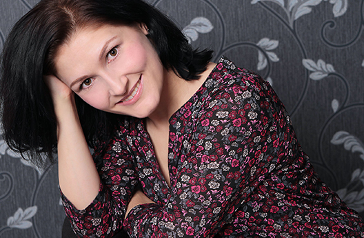 Приняла, простила родителей. Общаюсь с ними теперь с огромным удовольствием!
