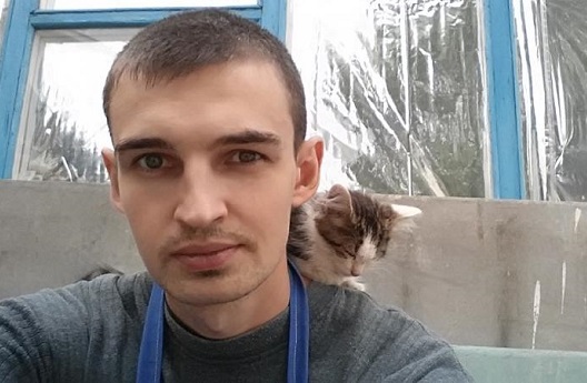 Научился понимать поведение людей